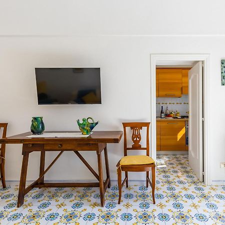 Capri Turquoise By Napoliapartments Экстерьер фото