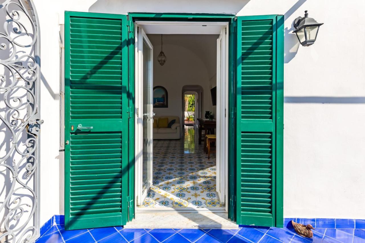 Capri Turquoise By Napoliapartments Экстерьер фото